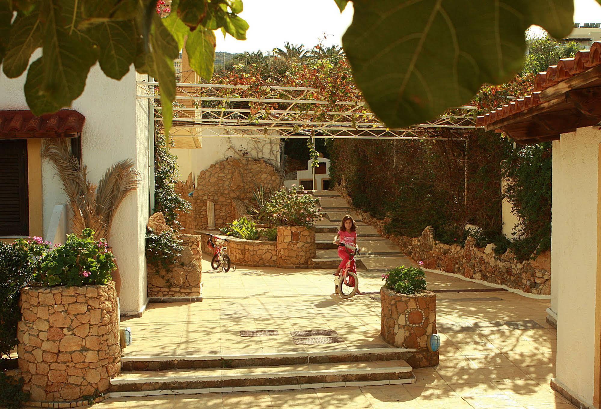 Iliostasi Beach Apartments Hersonissos  Eksteriør billede