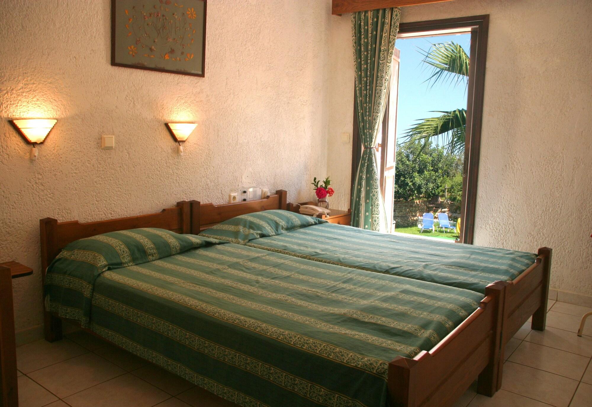 Iliostasi Beach Apartments Hersonissos  Eksteriør billede