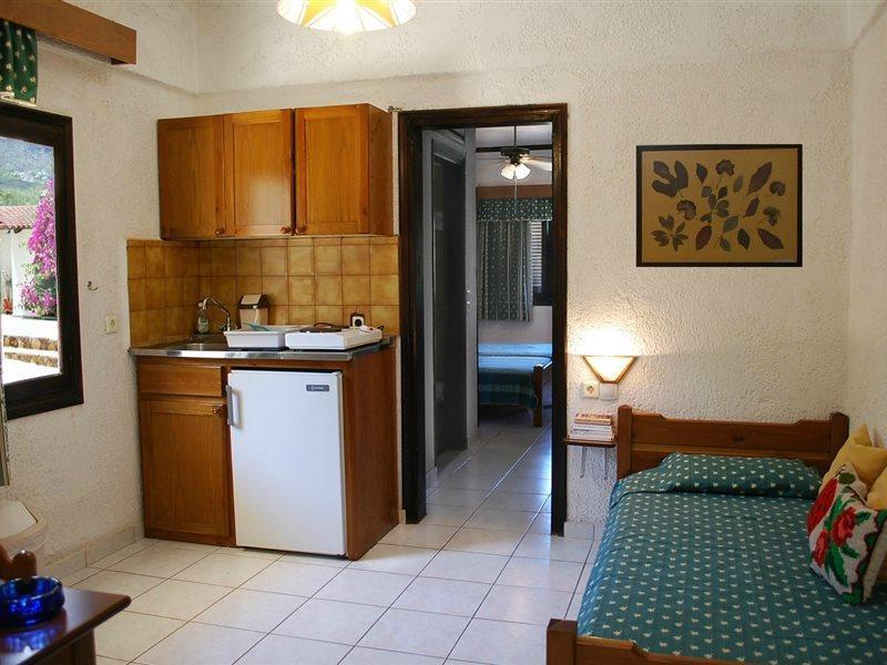 Iliostasi Beach Apartments Hersonissos  Eksteriør billede
